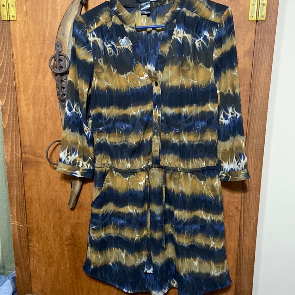 Size small top can be worn a  with leggings for cute match up